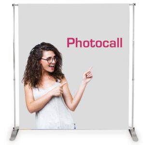 photocall personnalisé pour mettre en valeur votre entreprise durant un salon professionnel, foire ou un shooting photo