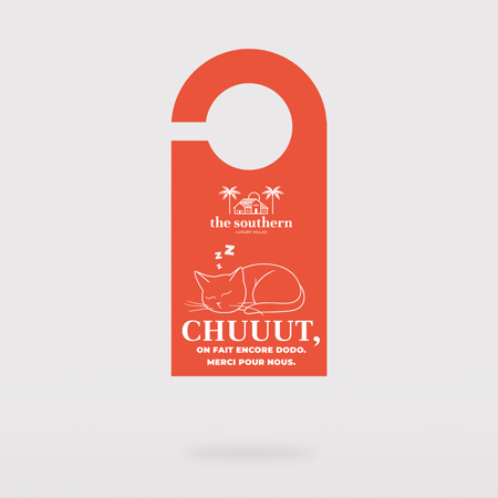 Impression accroche porte – un support publicitaire direct et efficace. Impression accroche porte