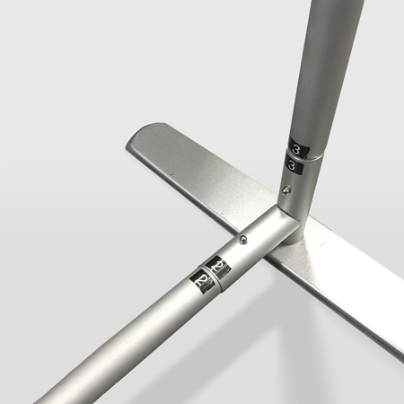 Formulate Monolith personnalisé — totem textile à votre image. formulate monolith personnalisé